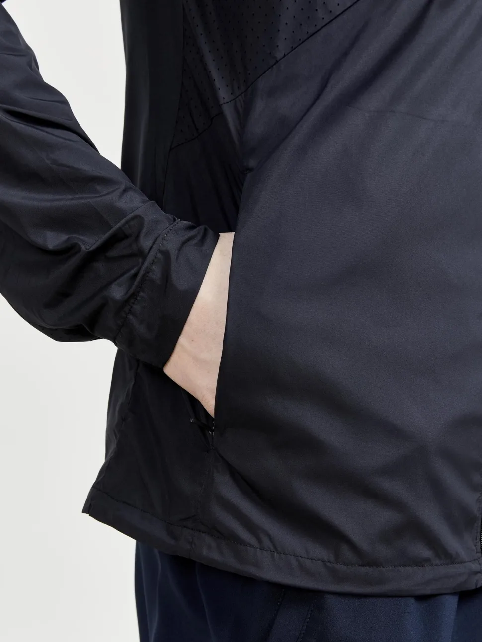 MEN'S ADV ESSENCE WIND JACKET - Black