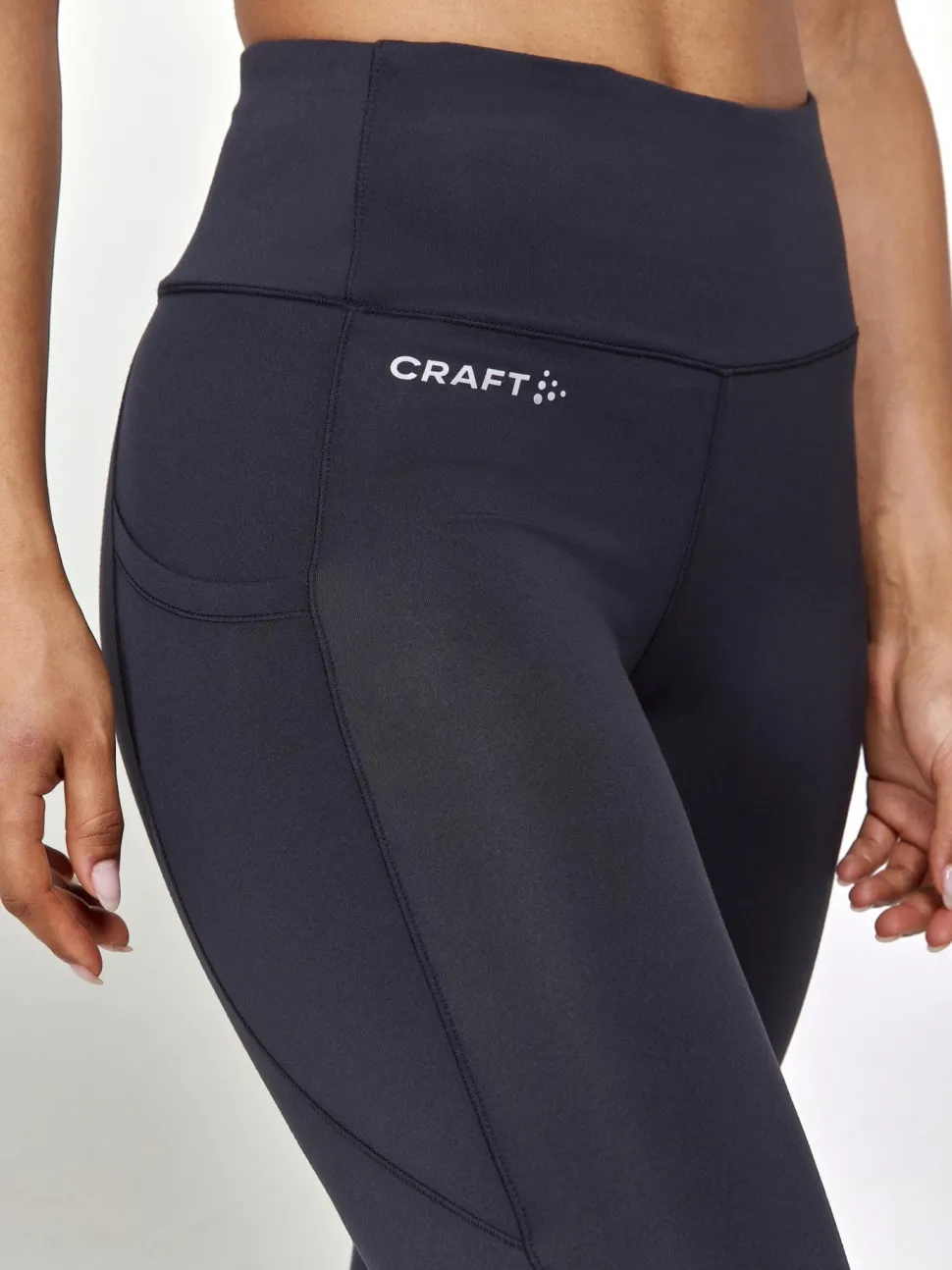 WOMEN'S ADV ESSENCE CAPRI TRAINING TIGHTS 2 - Black