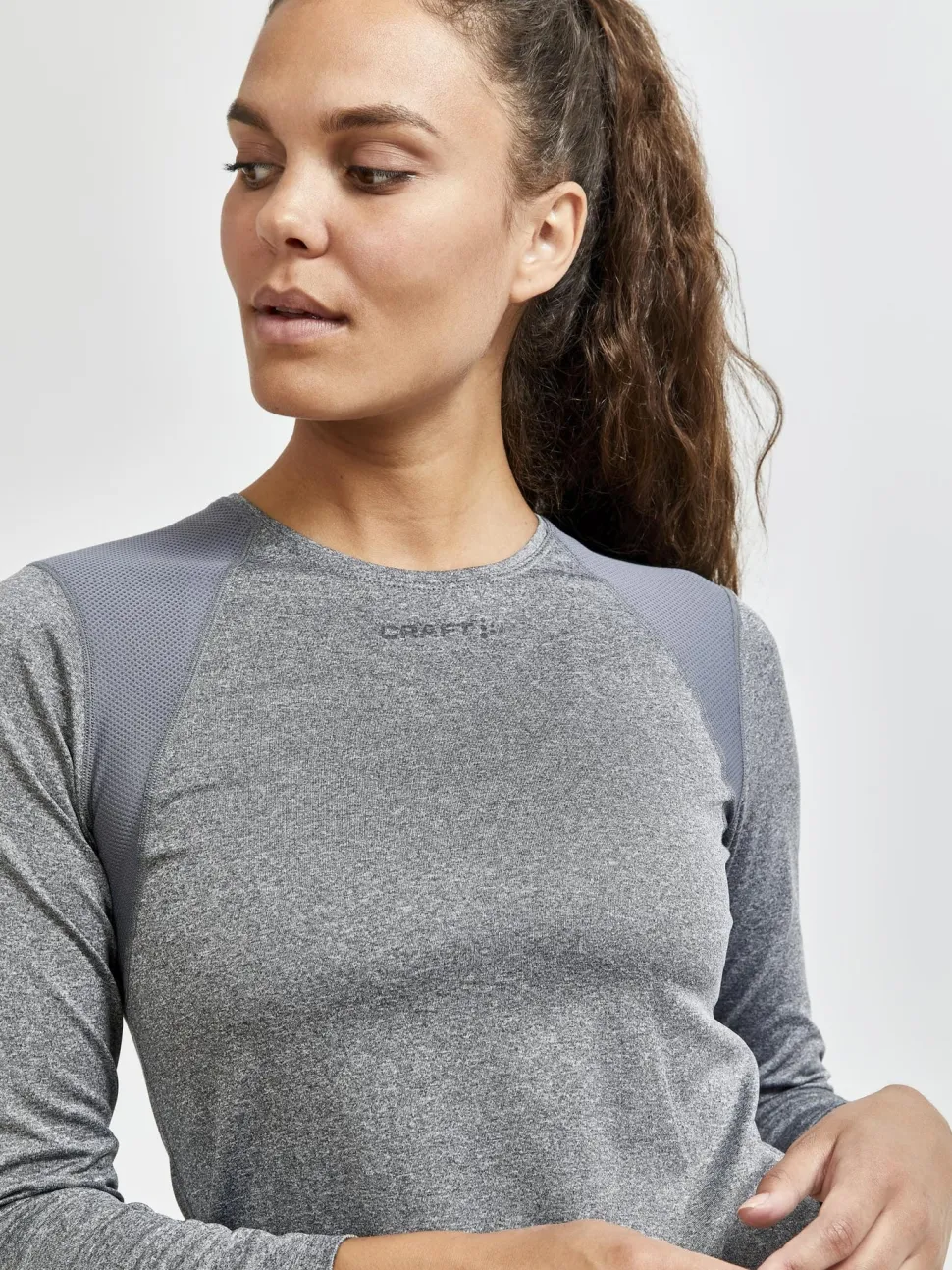WOMEN'S ADV ESSENCE LONG SLEEVE TRAINING TEE