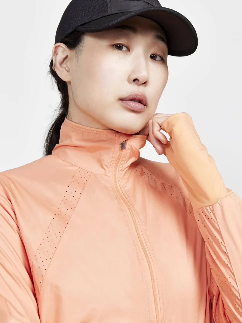 WOMEN'S ADV ESSENCE WIND JACKET - GLOW